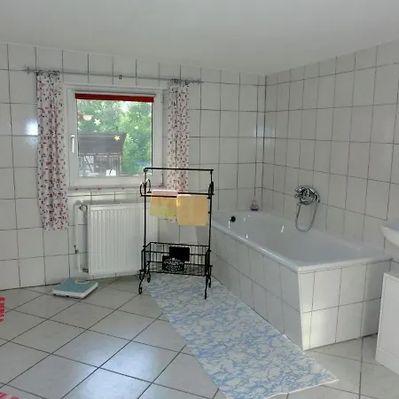 Nyaraló Family Friendly Holiday Home In Alheim Obergude With Garden